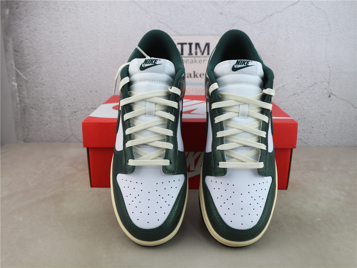 M Batch Nike Dunk Low Vintage Green DQ8580-100